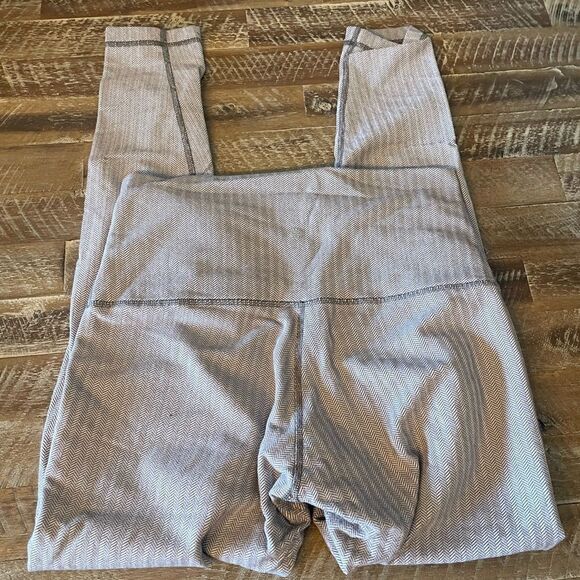 Lululemon herringbone print leggings. Sz 8 - Picture 2 of 5